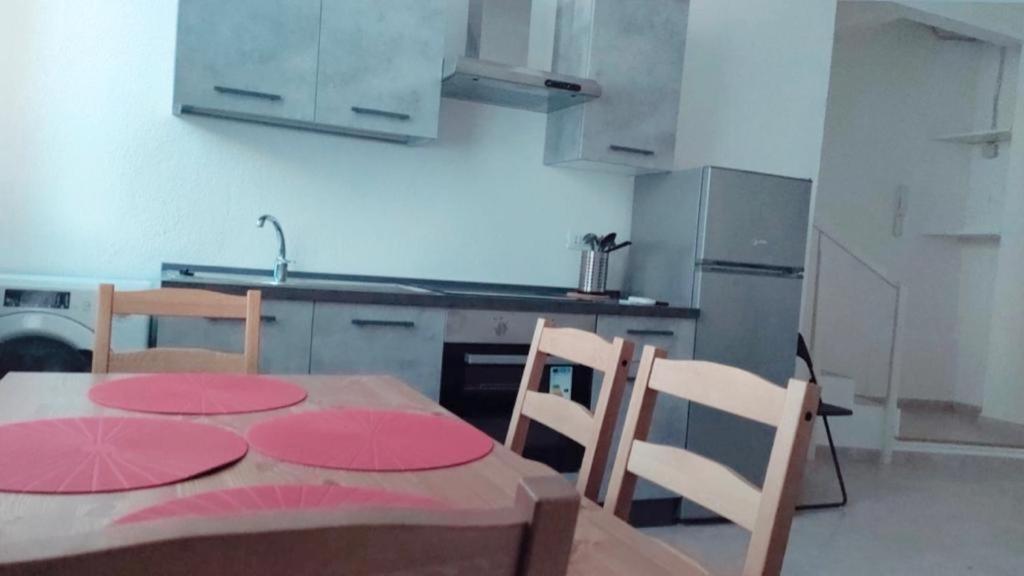 Milan New Apartment Near To De Metro Luaran gambar